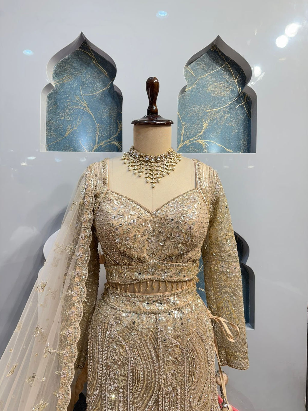 "REGAL GOLD HEAVY WORK MERMAID" image 1