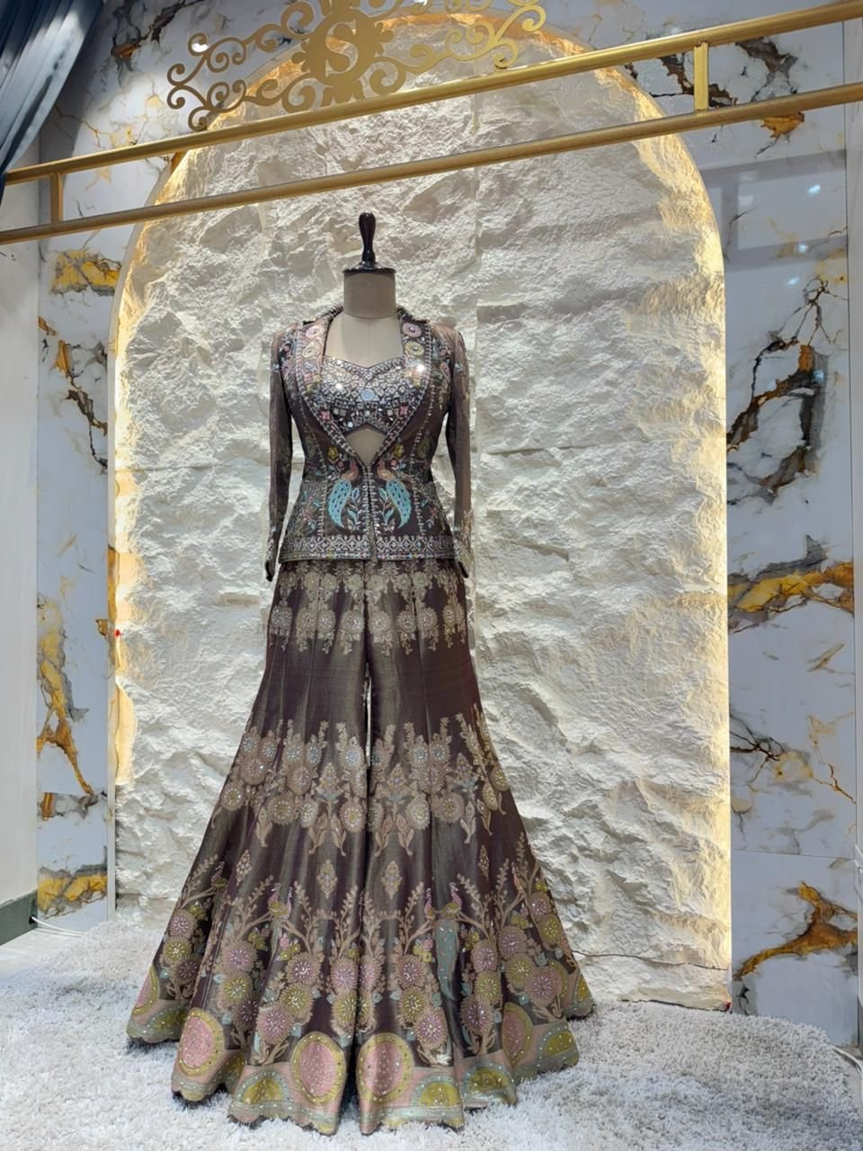 "VINTAGE MOCHA BROWN INDOWESTERN" image 0