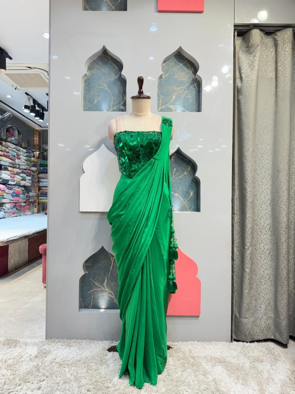 "EMERALD MIRROR MUSE DRAPE SAREE" image 0