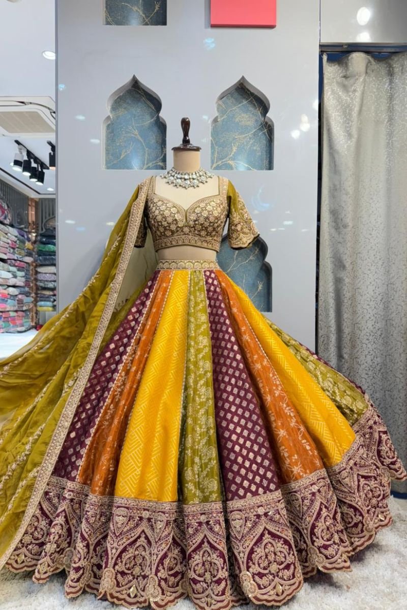 "RAJWADI RANG MAHAL LEHENGA" image 0