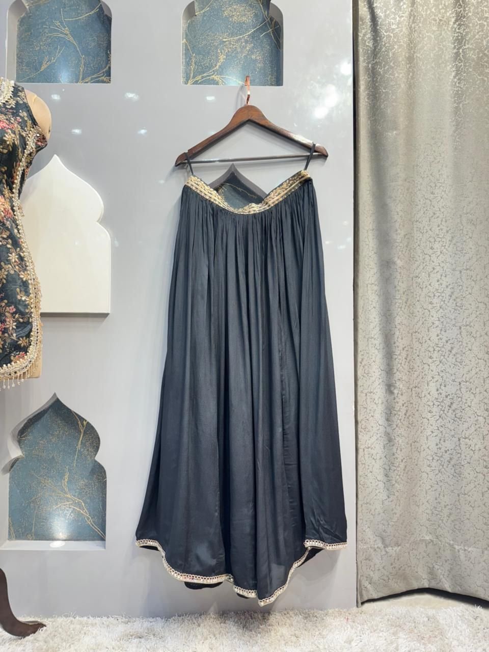 "MIDNIGHT BLOOM FLORAL SHARARA" image 4