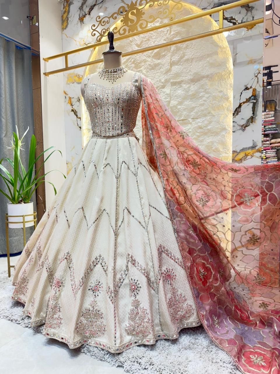 "IVORY BLUSH RADIANCE LEHENGA" image 3