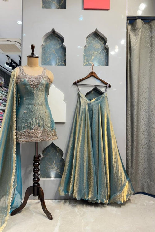 "GOLDEN TEAN ELEGANCE" image 0