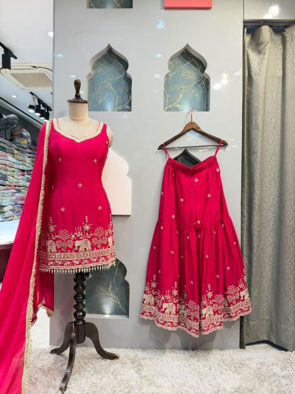"RANI PINK HERITAGE GARARA"