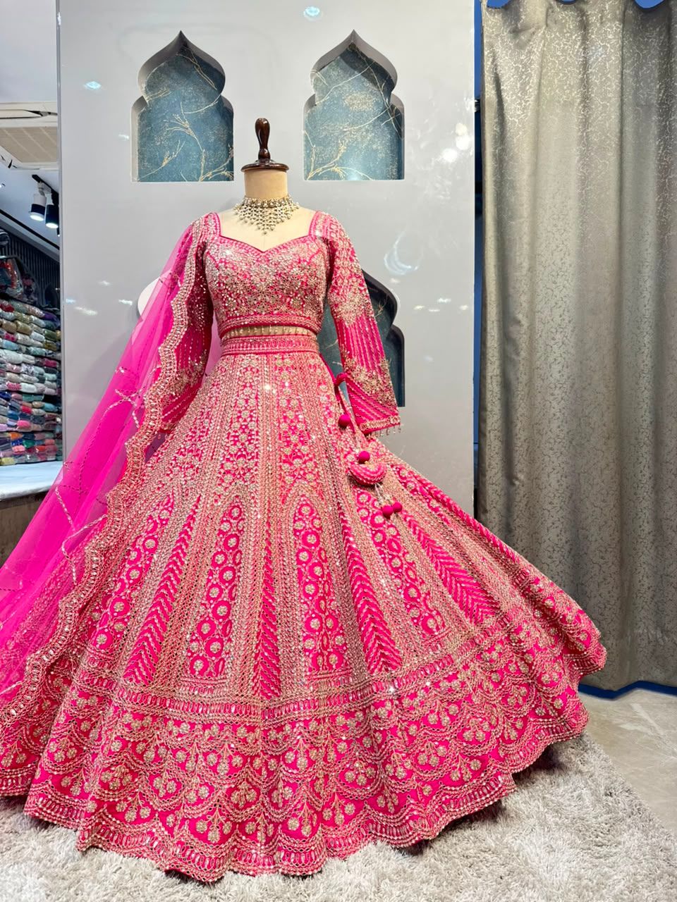 "RANI VARDHANI LEHENGA"