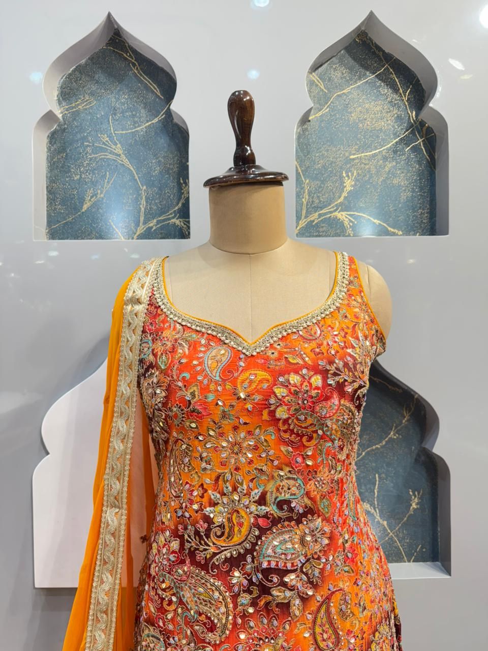"AMBER ROYALE GARARA"