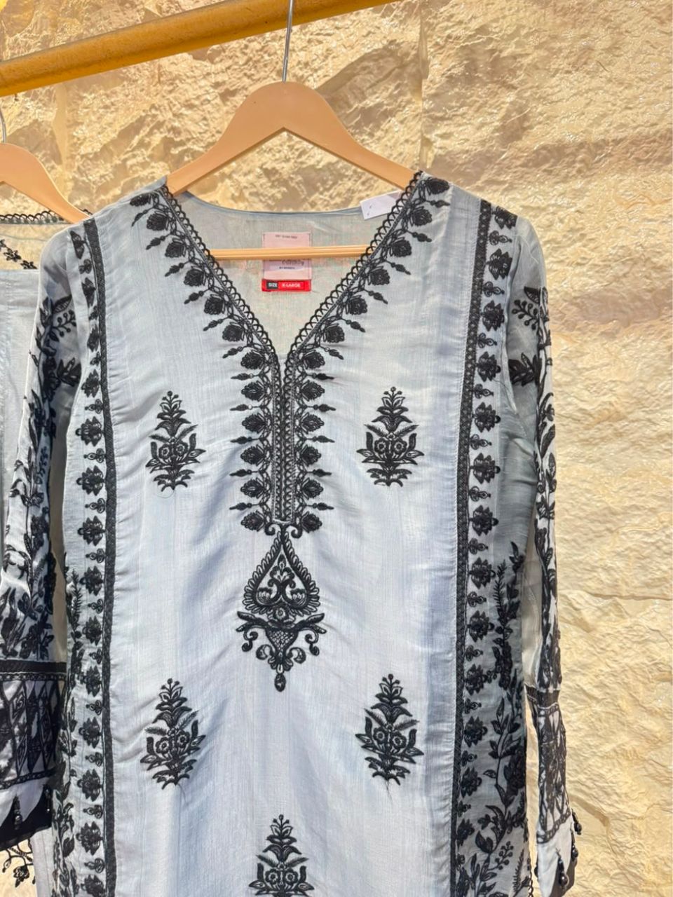 "ELEGANT IVORY & BLACK PRINTED EMBROIDERED SUIT"