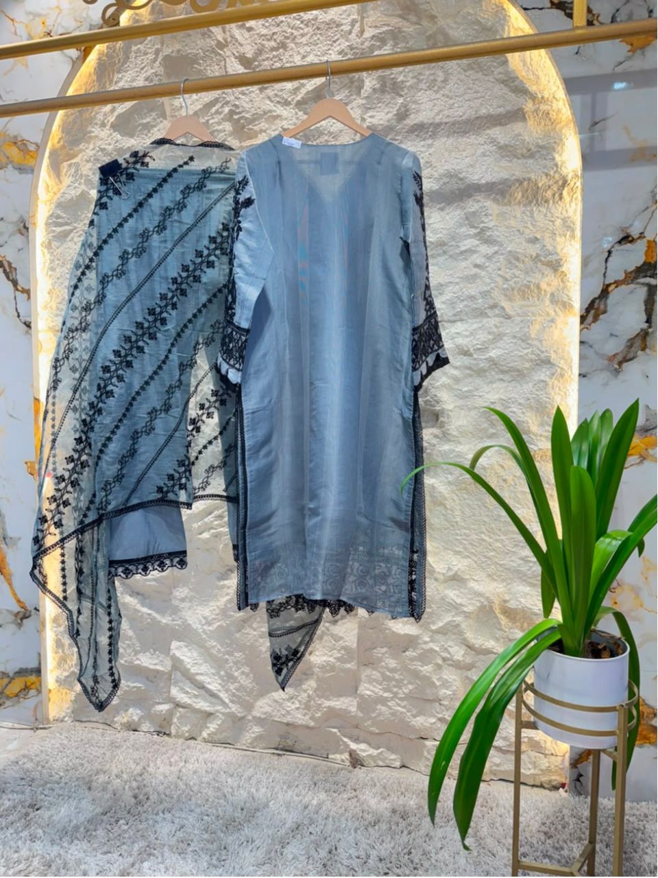 "ELEGANT IVORY & BLACK PRINTED EMBROIDERED SUIT"