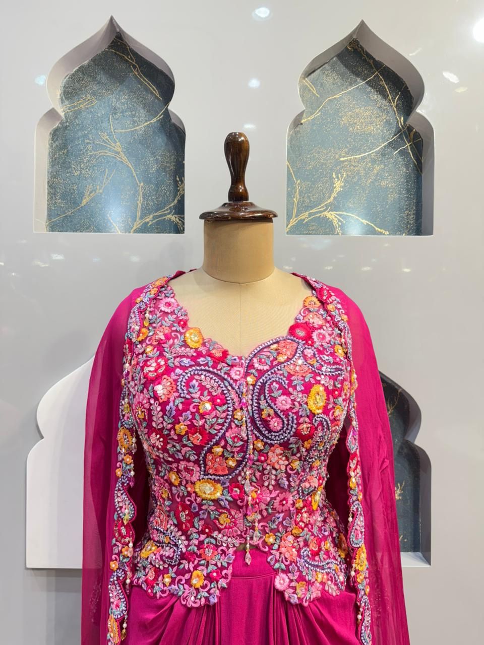 "BLOOMING ELEGANCE INDOWESTERN"