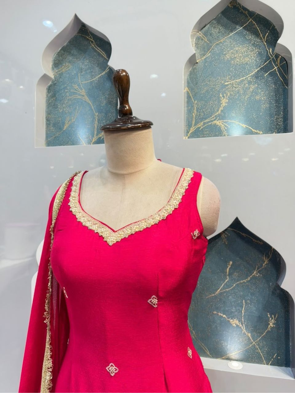 "RANI PINK HERITAGE GARARA"