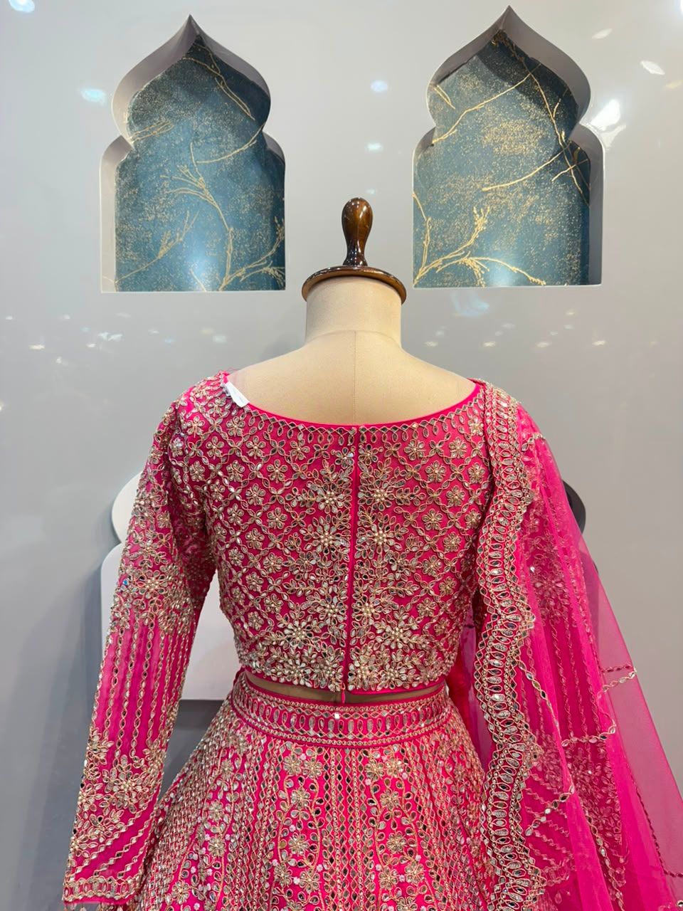 "RANI VARDHANI LEHENGA"