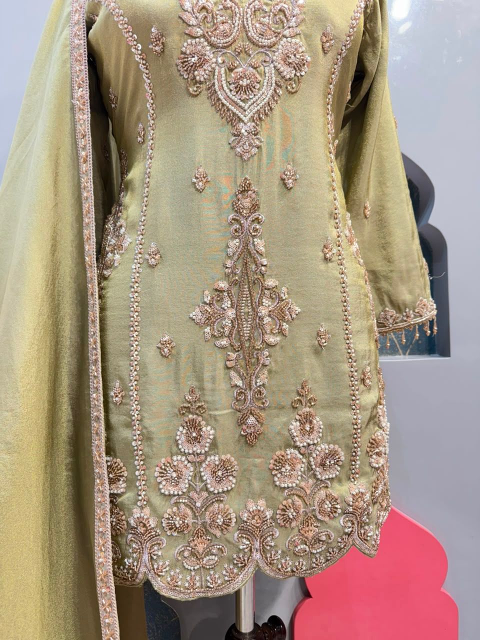 "PISTACHIO PEARL SHARARA"