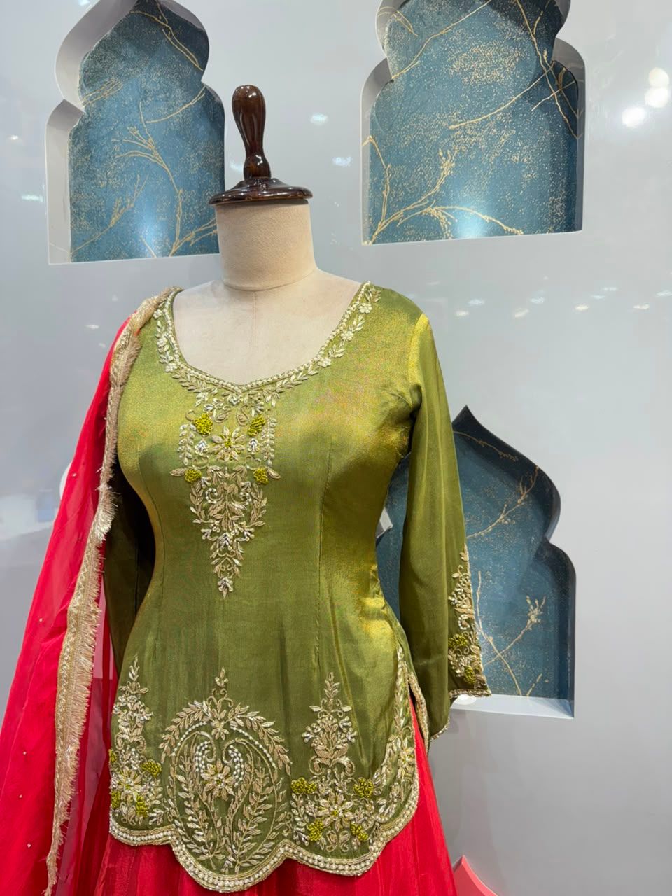 "OLIVE BLOSSOM FESTIVE SHARARA"