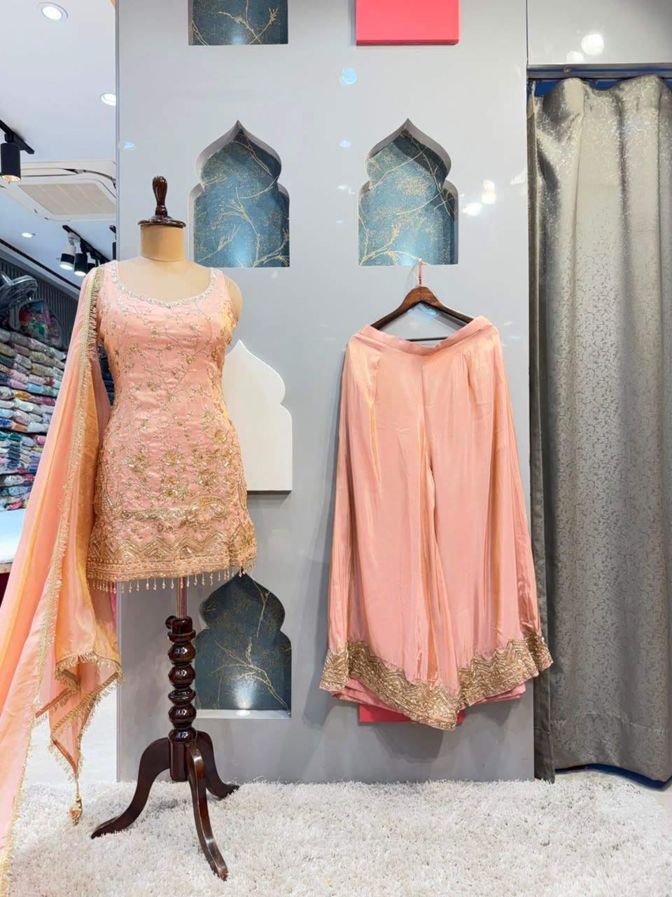 "BLUSH BLOSSOM SHARARA"