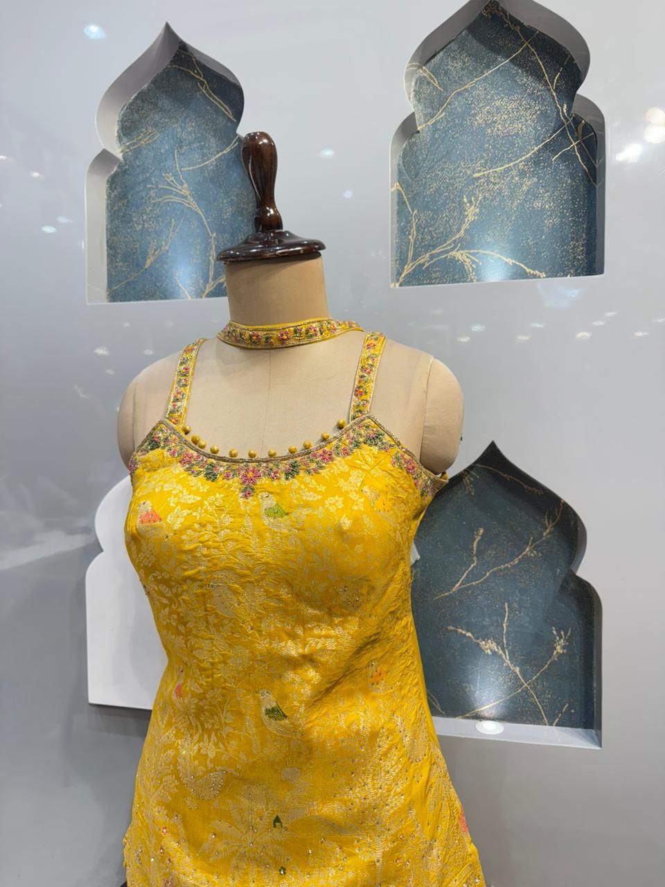 "SUNSHINE BLOOM SHARARA"