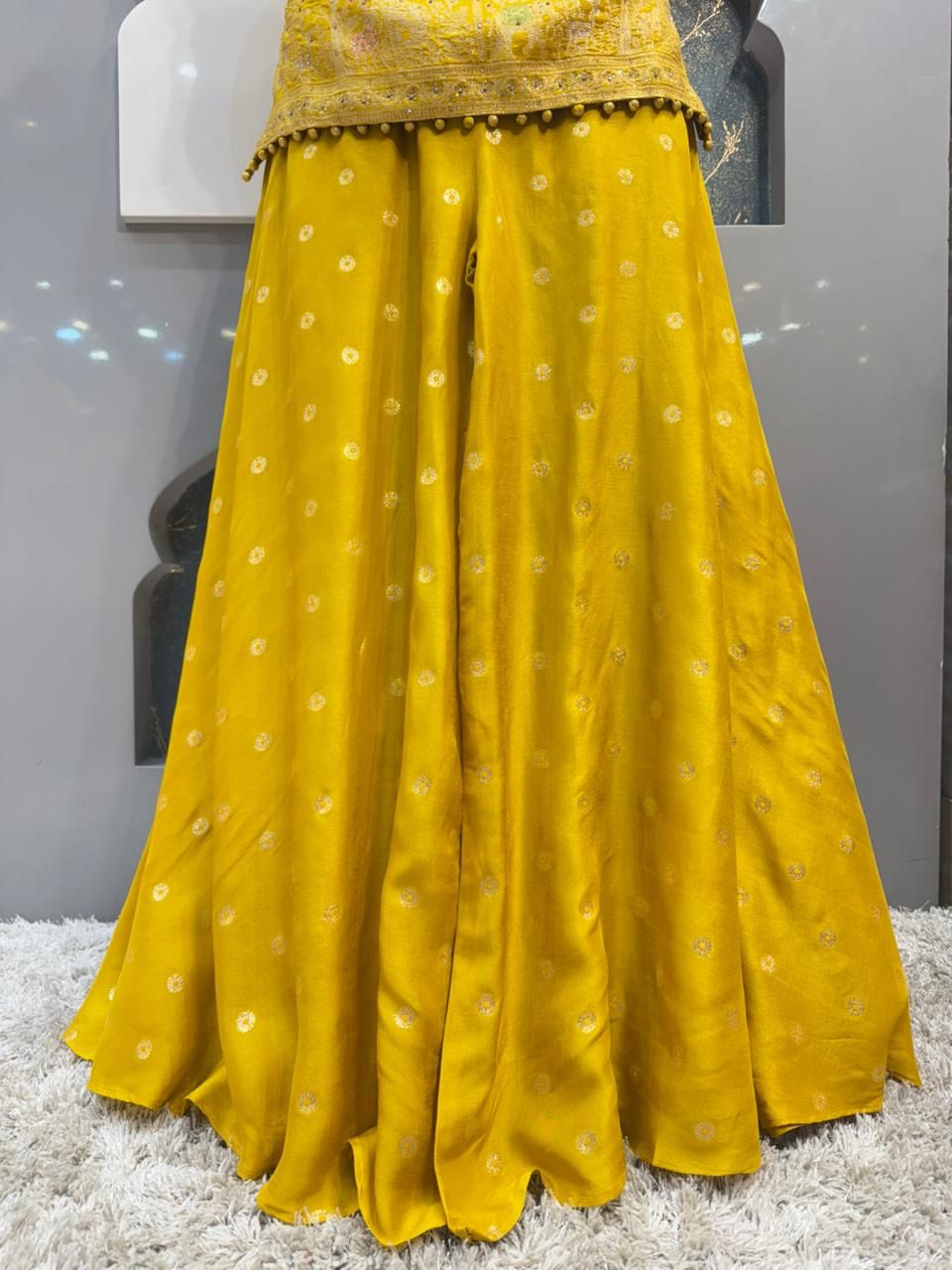 "SUNSHINE BLOOM SHARARA"