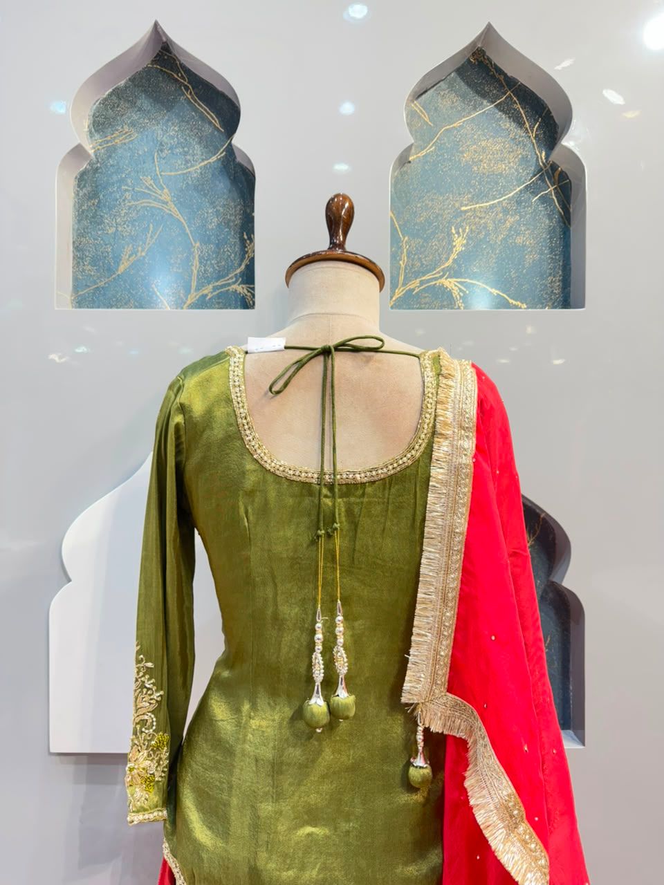 "OLIVE BLOSSOM FESTIVE SHARARA"