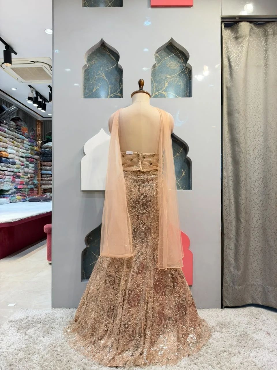 "ROYAL CHAMPAGNE GOLD MERMAID"