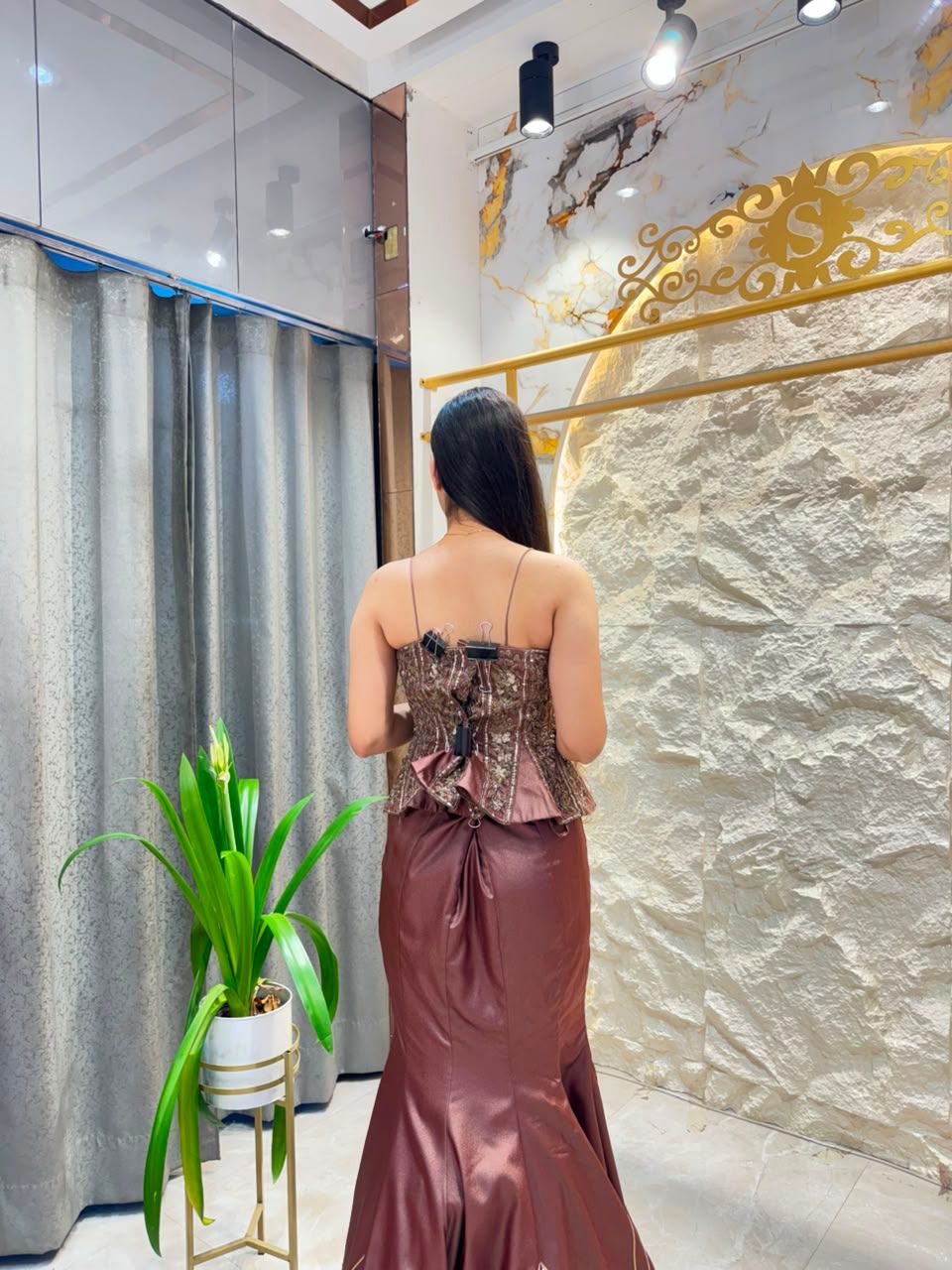 "ROSEWOOD EMBELLISHED PEPLUM MERMAID"