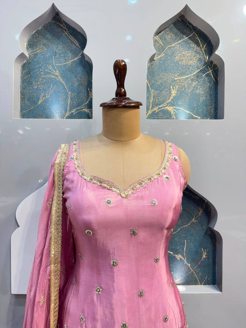 "BLUSH PEARL SHARARA"