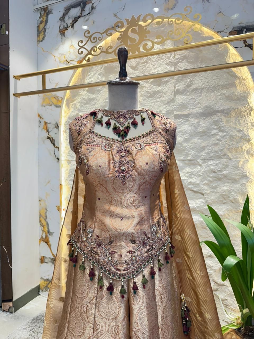 "CHAMPAGNE ROYALE SHARARA"