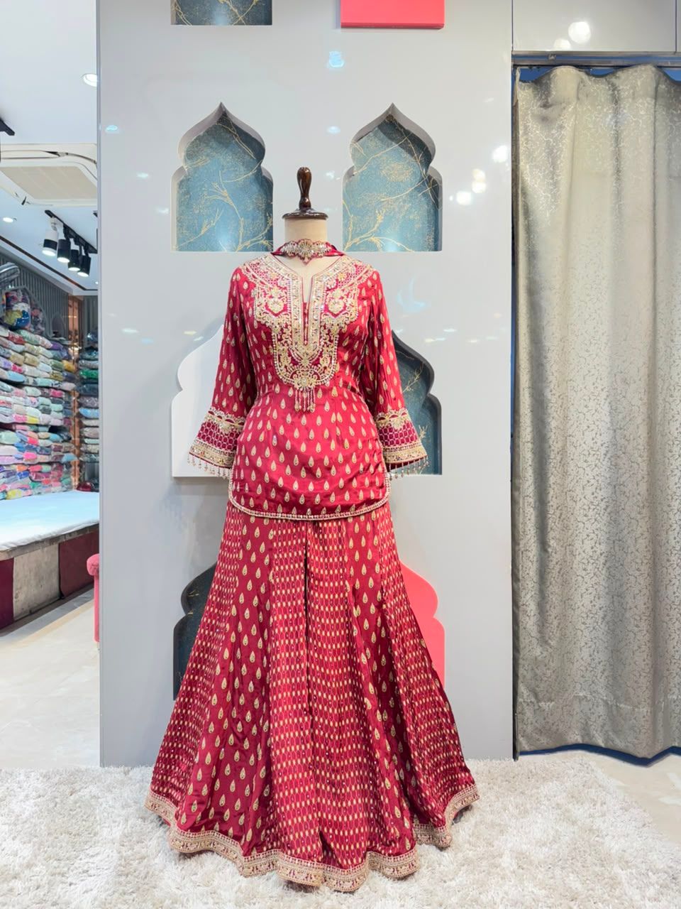 "ROYAL ROSE GOLD SHARARA"