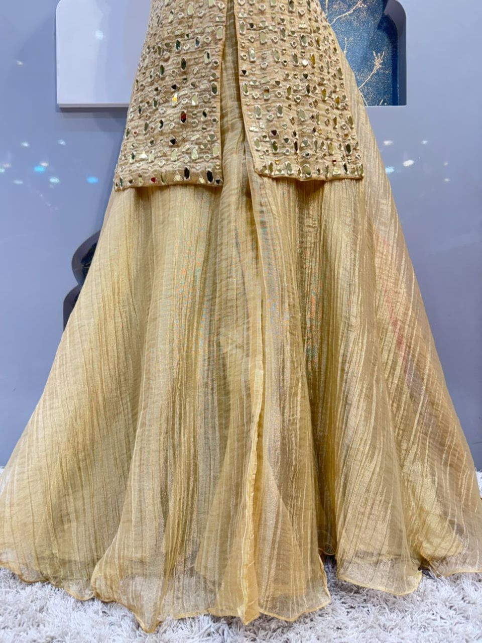 "GOLDEN MIRROR MAJESTY SHARARA"