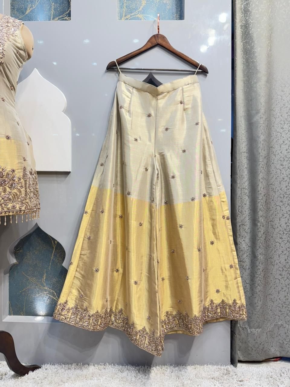 "IVORY NOOR SHARARA" image 3