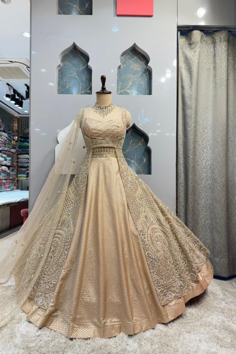 "GOLDEN HEIRLOOM MAJESTY LEHENGA" image 0