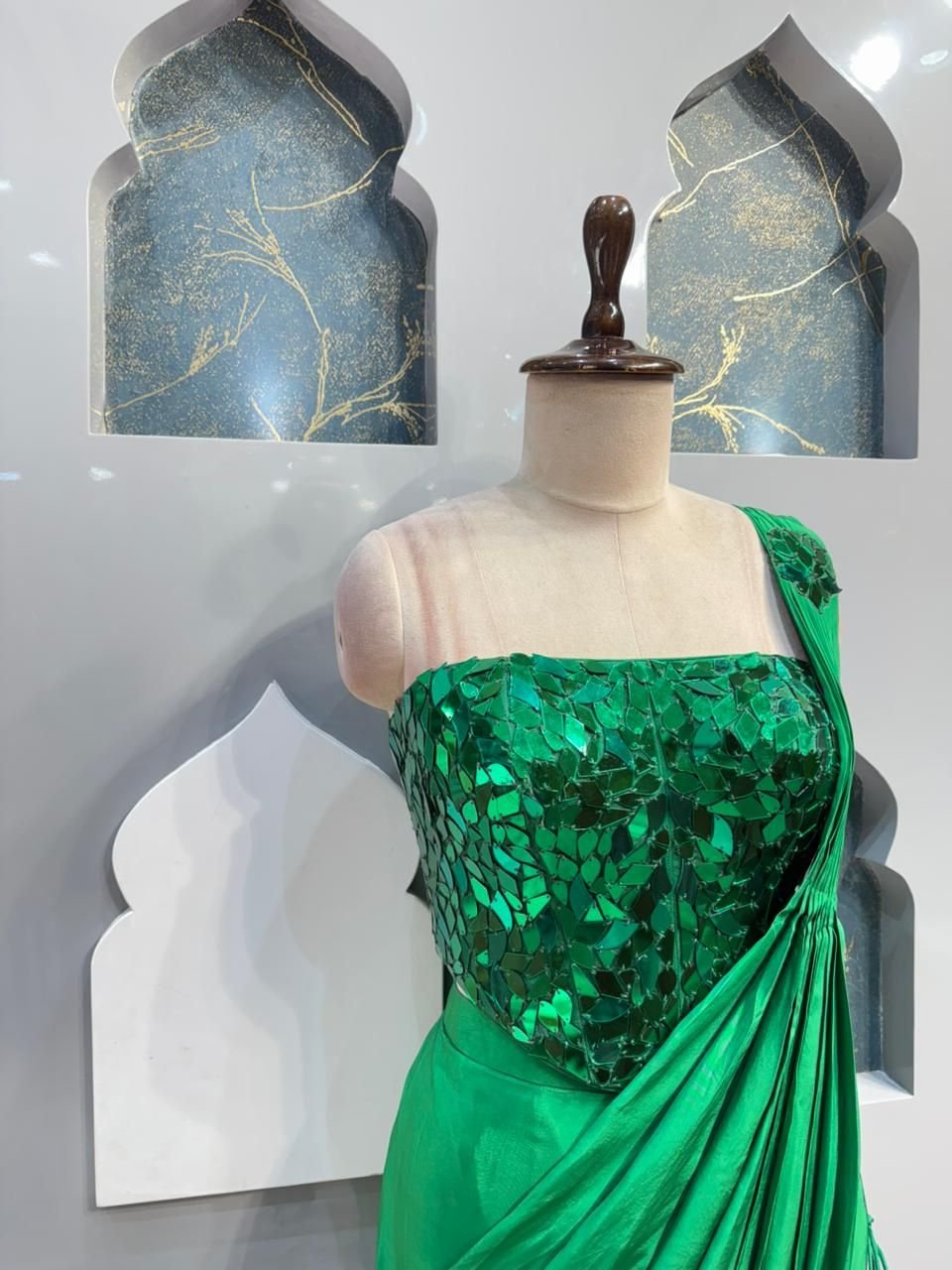 "EMERALD MIRROR MUSE DRAPE SAREE" image 2
