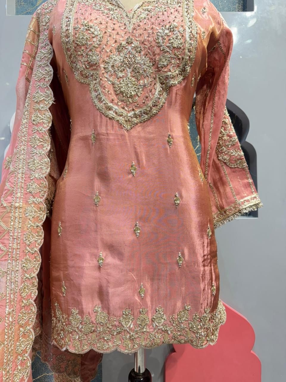 "ROSE PEARL ELEGANCE SHARARA" image 4