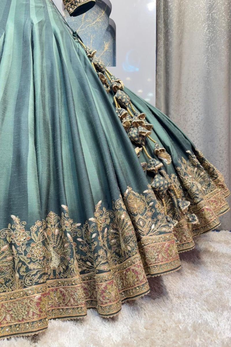 "NEELAM FLOW LEHENGA" image 3