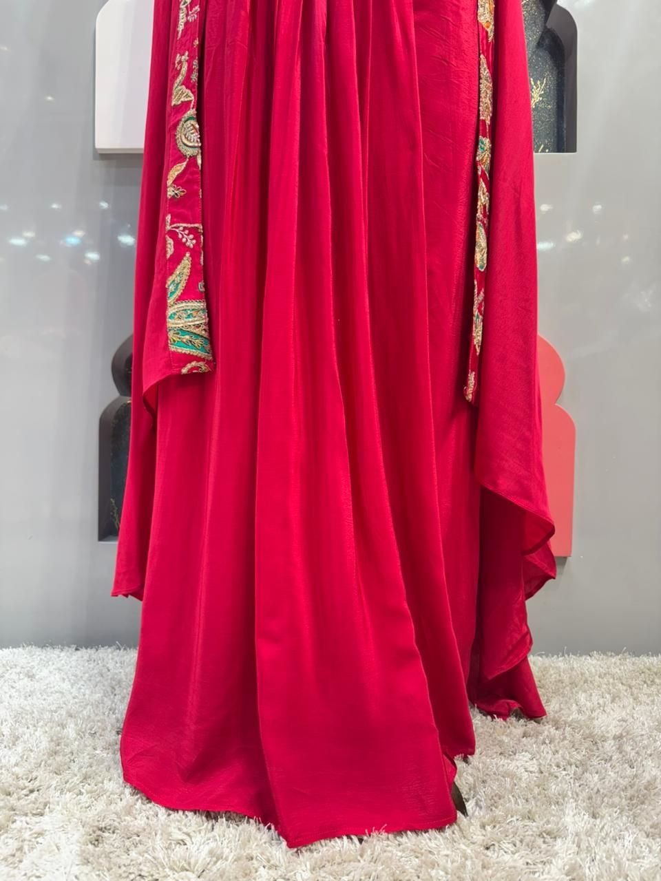 "RANI RADIANCE CAPE INDO-WESTERN" image 3