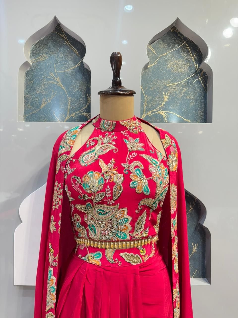 "RANI RADIANCE CAPE INDO-WESTERN" image 1