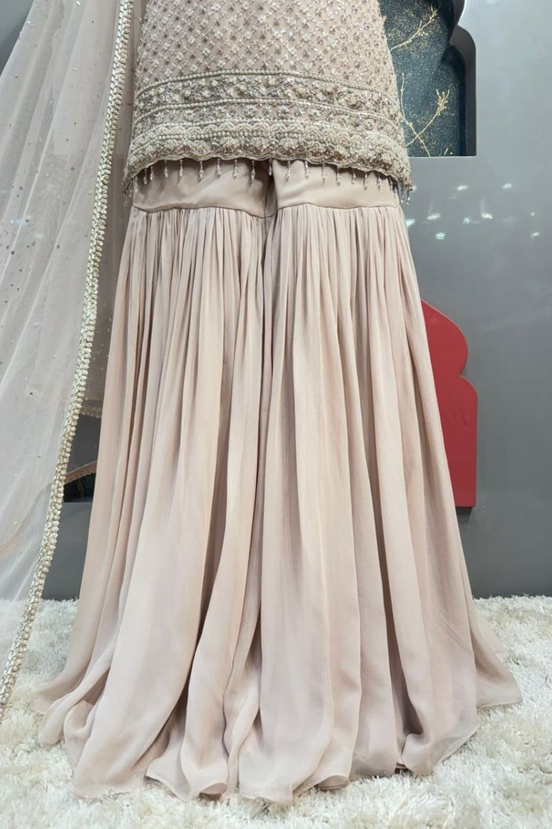 "CLASSIC WHITE CHARM SHARARA" image 4