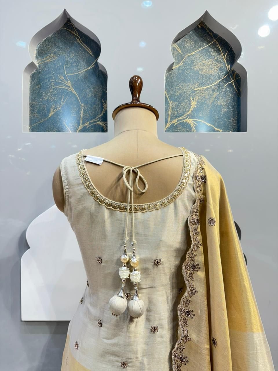 "IVORY NOOR SHARARA" image 4