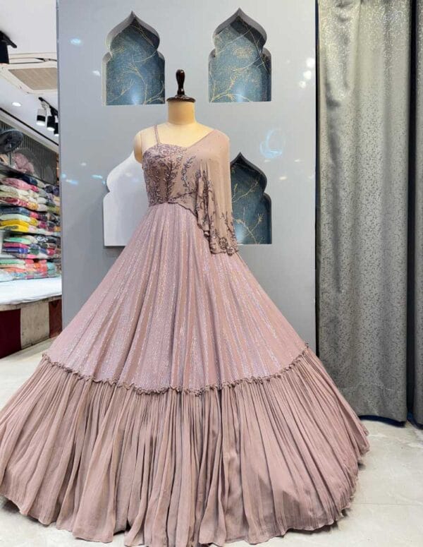 GOWN - Image 3