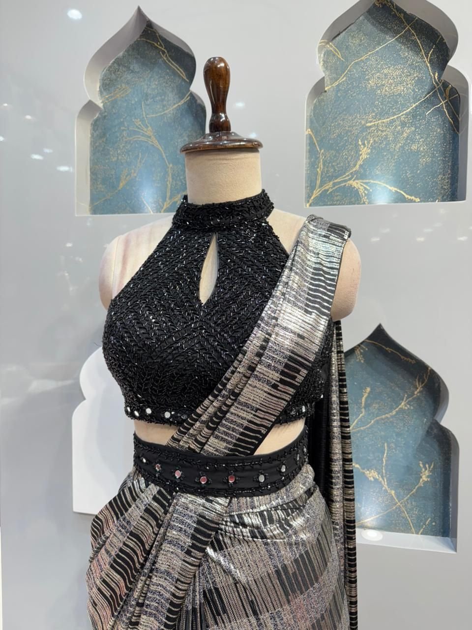 "NOIR RHYTHM DRAPE SAREE" - Image 3